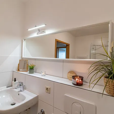 Bergliebe I Balkon I Aufzug I Stellplatz * Schwarzenberg (Saxony)